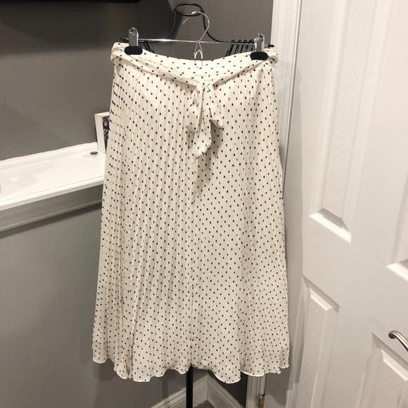 LOFT Dresses & Skirts - LOFT midi skirt LOFT Dresses & Skirts - LOFT midi skirt